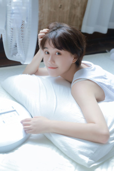 小茹和小黄狗